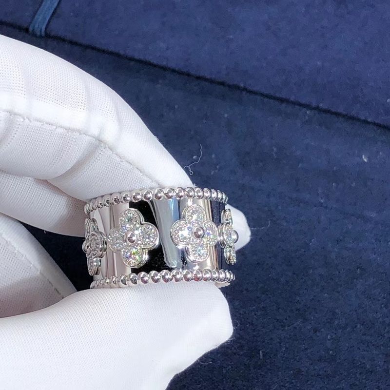 Qualität Goldstützprivate Kundenbezogenheit des mittleren Modell-VCA Van Cleef Perlee Clover Ring 18k Fabrik