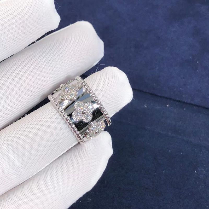 Qualität Goldstützprivate Kundenbezogenheit des mittleren Modell-VCA Van Cleef Perlee Clover Ring 18k Fabrik