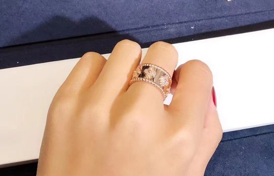 Qualität Goldstützprivate Kundenbezogenheit des mittleren Modell-VCA Van Cleef Perlee Clover Ring 18k Fabrik