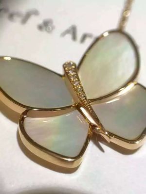 Qualität Gelbes Gold der Schmetterlings-hängendes Halsketten-18K, Halskette Vans Cleef Butterfly Fabrik