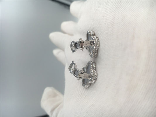 Qualität Kleiner Goldschmuck der Blumen-Bolzen-Ohrring-18K mit weißem Perlmutt Fabrik