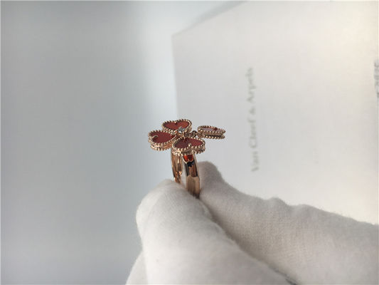 Qualität 18k Rose Gold Van Cleef und Arpels blühen Ring mit Karneol/rundem Diamanten Fabrik