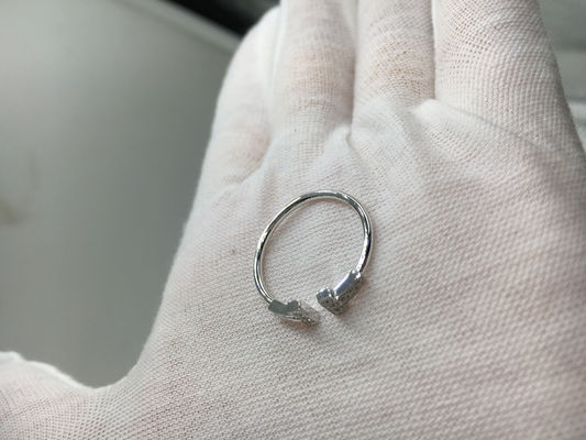 Qualität T-Draht Ring With Round Brilliant Diamonds, Verlobungsringe für Frauen-Weißgold Fabrik