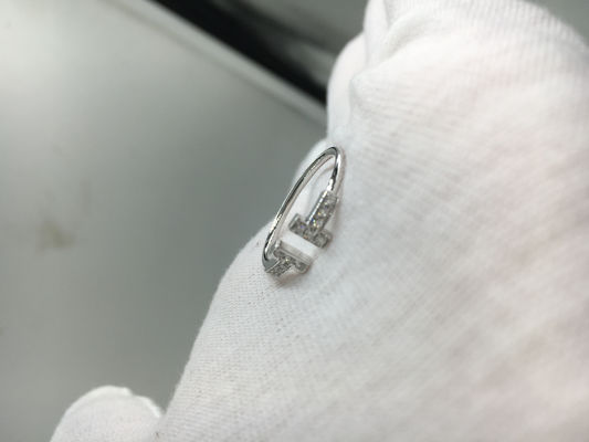 Qualität T-Draht Ring With Round Brilliant Diamonds, Verlobungsringe für Frauen-Weißgold Fabrik