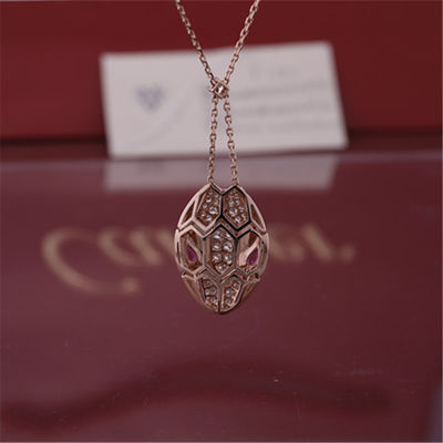 Qualität Roman Serpenti-Halskette in 18 kt stieg das Gold, das mit rubellite Augen und mit pavé Diamanten auf dem Kopf eingestellt wurde Fabrik